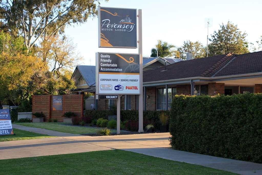 Pevensey Motor Lodge Echuca Room photo